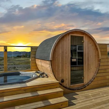 Cozy Cabin With Hot Tub & Sauna - Ultimate Retreat Veithilundur エクステリア 写真