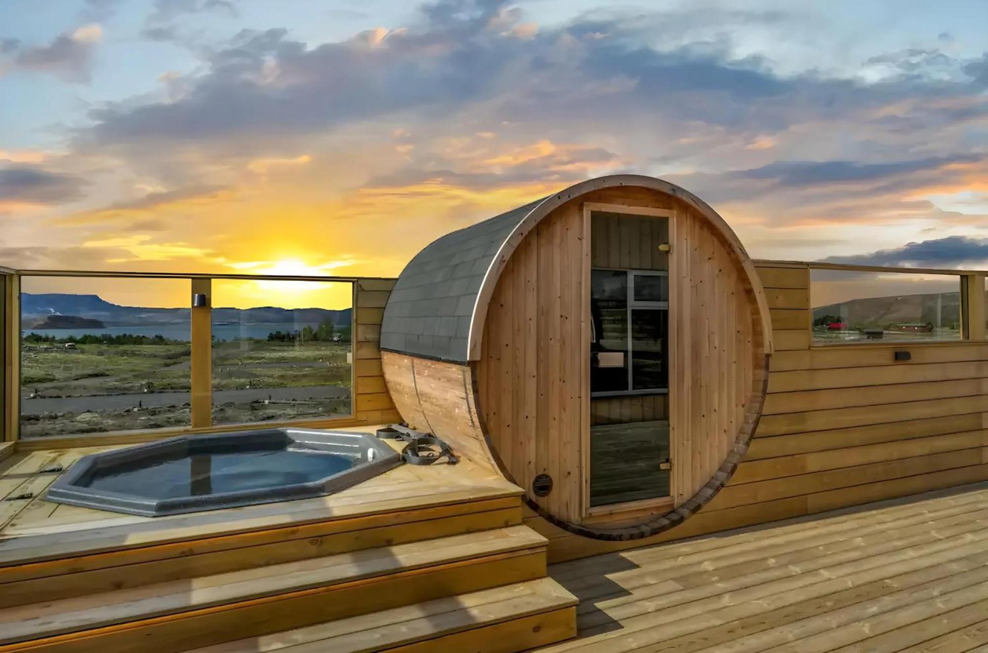 Cozy Cabin With Hot Tub & Sauna - Ultimate Retreat Veithilundur エクステリア 写真