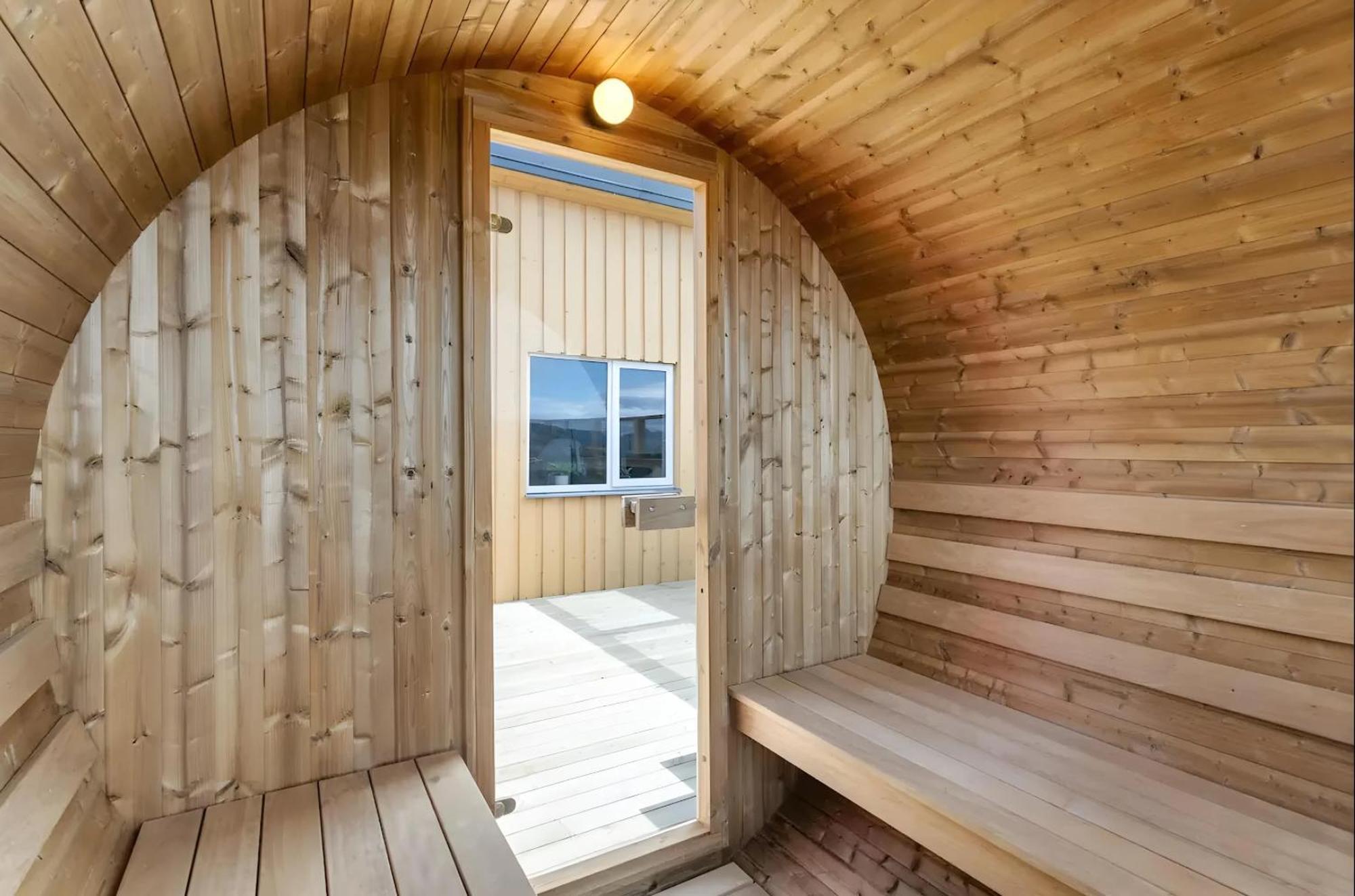Cozy Cabin With Hot Tub & Sauna - Ultimate Retreat Veithilundur エクステリア 写真